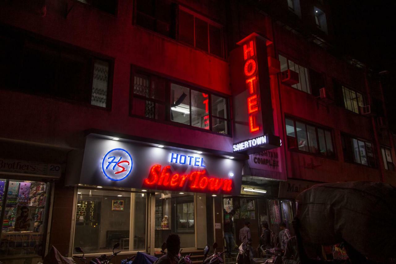 Hotel Shertown Ahmedabad Exterior foto
